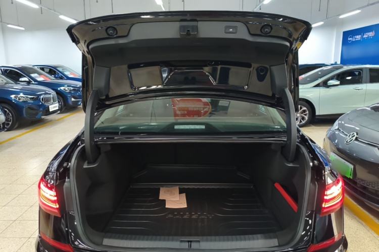 Used Volkswagen Passat 2025 Outstanding Model 380TSI Dragon Glory Edition Trunk