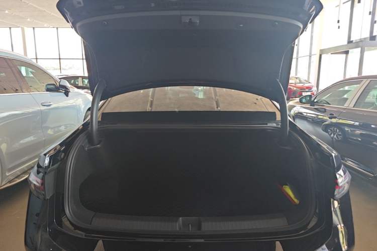 Used Volkswagen Passat 2025 Pro 380TSI Starry Dragon Edition Trunk