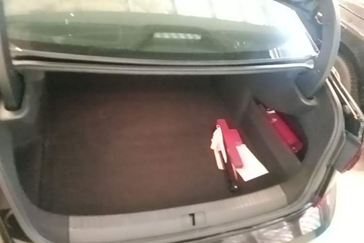 Used Volkswagen Passat 2025 Outstanding Model 280TSI Business Edition Trunk