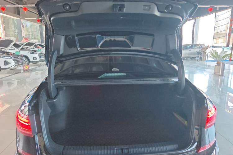 Used Volkswagen Passat 2025 Outstanding Model 380TSI Starry Dragon Glorious Edition Trunk