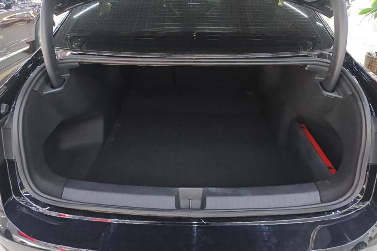 Used Volkswagen Passat 2025 Pro 380TSI Dragon Glory Edition Trunk