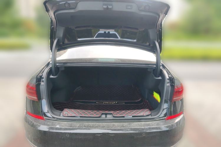Used Volkswagen Passat 2025 Outstanding Model 380TSI Starry Dragon Glorious Edition Trunk