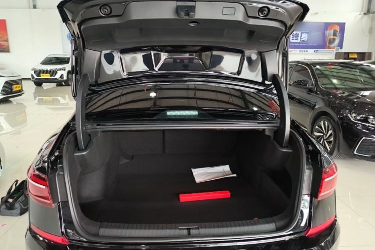 Used Volkswagen Passat 2025 Premium Version 380TSI Dragon Edition Trunk