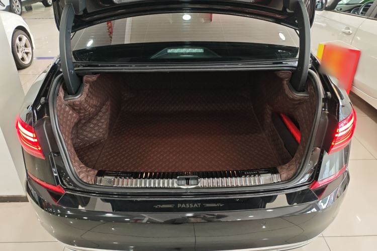 Used Volkswagen Passat 2025 Outstanding Model 380TSI Starry Dragon Glorious Edition Trunk