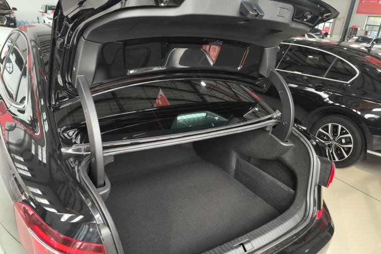 Used Volkswagen Passat 2025 Premium Version 380TSI Dragon Edition Trunk
