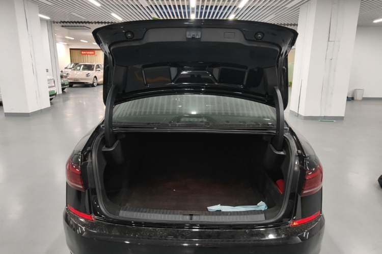 Used Volkswagen Passat 2025 Outstanding Model 280TSI Business Edition Trunk