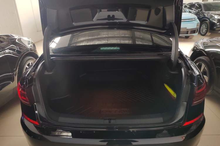 Used Volkswagen Passat 2025 Premium Version 380TSI Dragon Edition Trunk