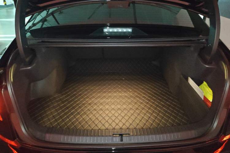 Used Volkswagen Passat 2025 Outstanding Model 330TSI Starry Elite Edition Trunk