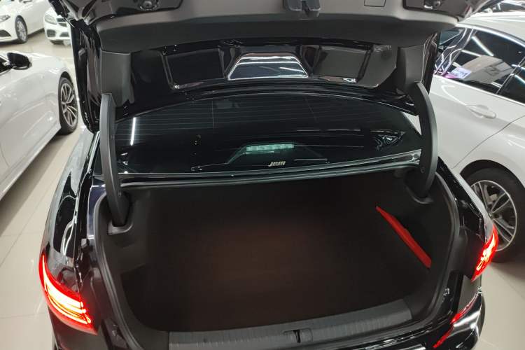 Used Volkswagen Passat 2025 Outstanding Model 330TSI Starry Elite Edition Trunk