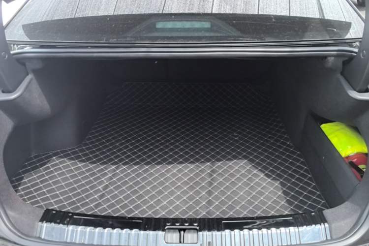 Used Volkswagen Passat 2025 Premium Version 380TSI Dragon Edition Trunk
