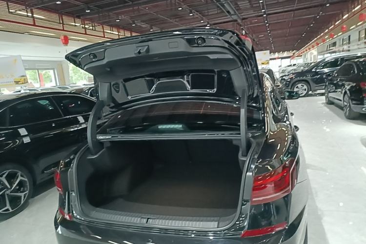 Used Volkswagen Passat 2025 Outstanding Model 330TSI Starry Elite Edition Trunk