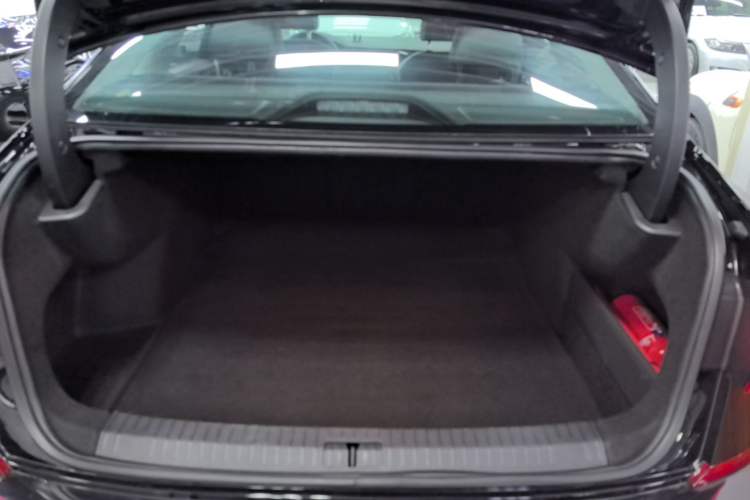 Used Volkswagen Passat 2025 Outstanding Model 280TSI Business Edition Trunk