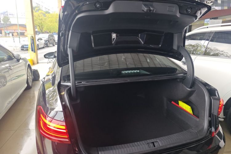Used Volkswagen Passat 2025 Premium Version 380TSI Dragon Edition Trunk