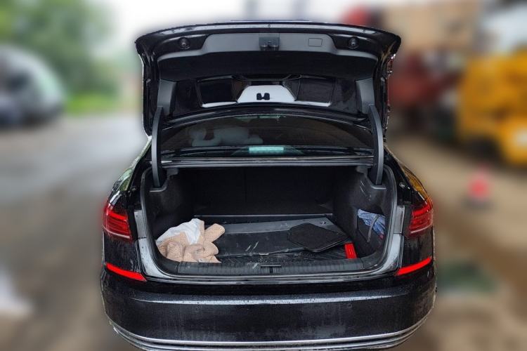 Used Volkswagen Passat 2025 Premium Version 380TSI Dragon Edition Trunk