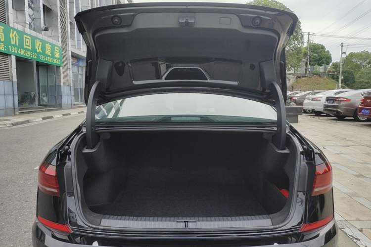 Used Volkswagen Passat 2025 Outstanding Model 280TSI Business Edition Trunk