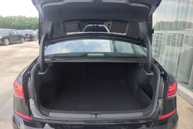 Used Volkswagen Passat 2025 Outstanding Model 280TSI Business Edition Trunk