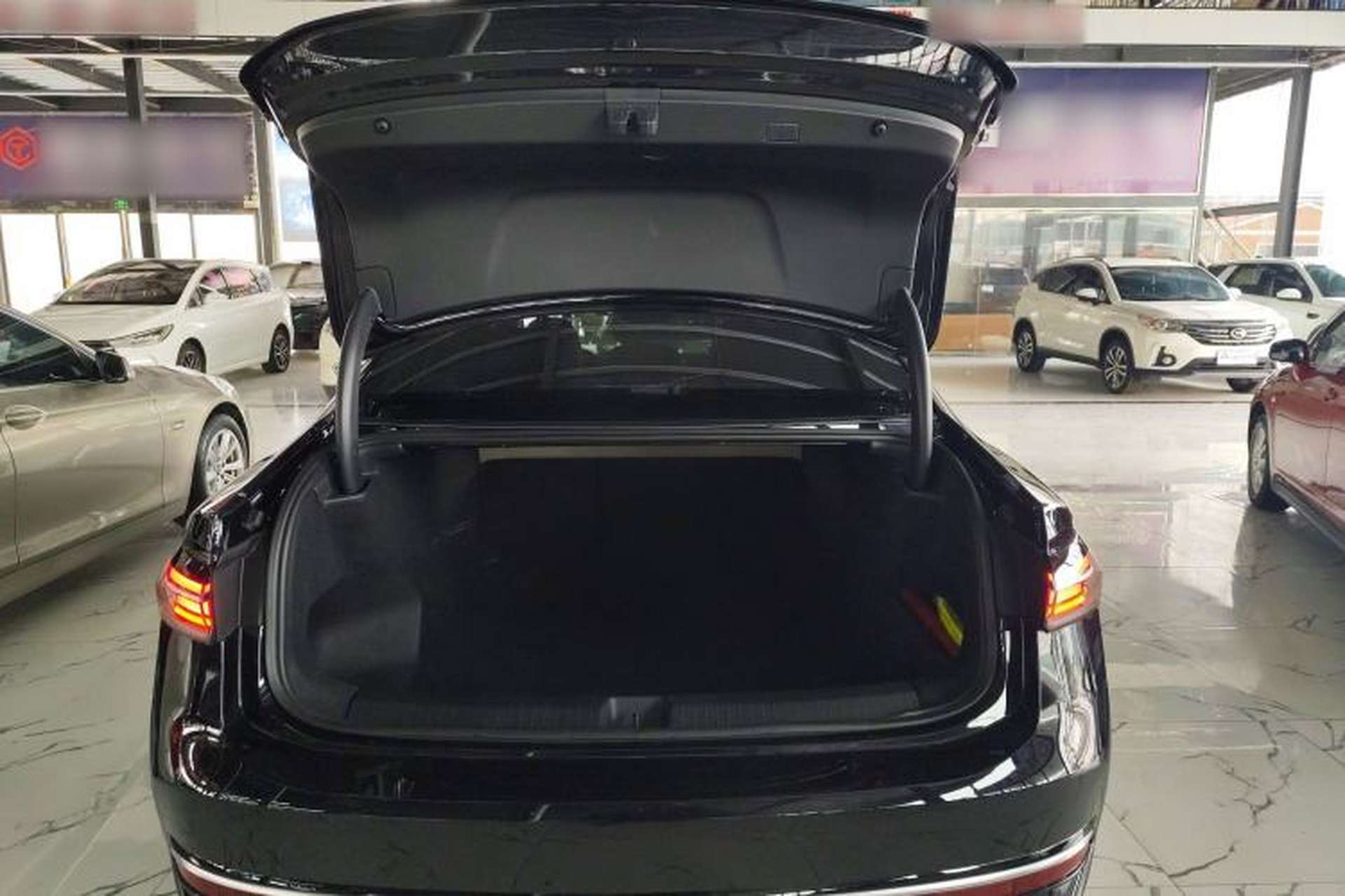 Used Volkswagen Passat 2025 Pro 380TSI Dragon Glory Edition Trunk
