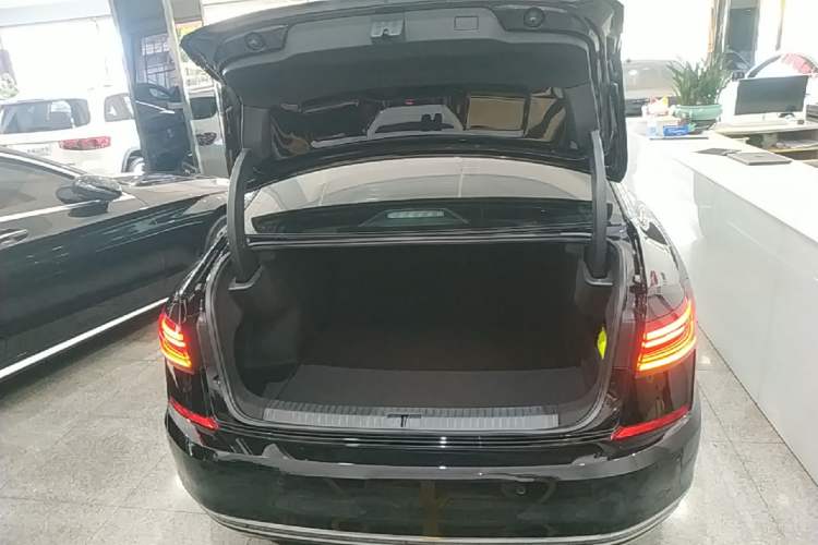 Used Volkswagen Passat 2025 Outstanding Model 380TSI Starry Dragon Edition Trunk