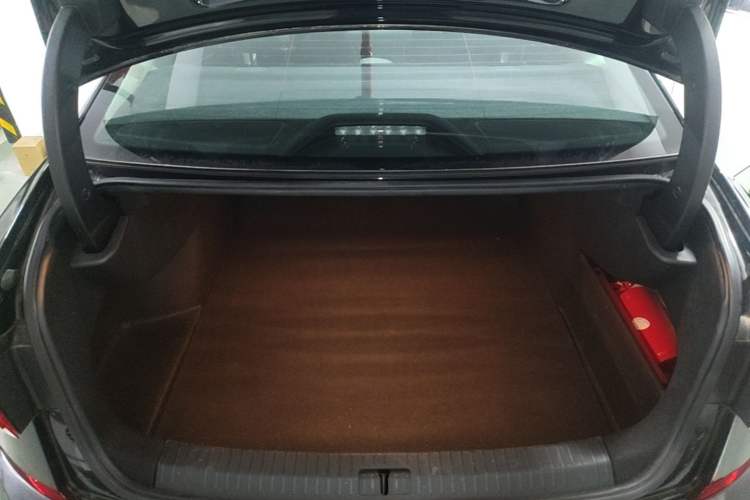 Used Volkswagen Passat 2025 Outstanding Model 280TSI Business Edition Trunk