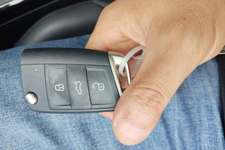 Used Volkswagen Passat 2025 Outstanding Model 280TSI Business Edition Vehicle Key