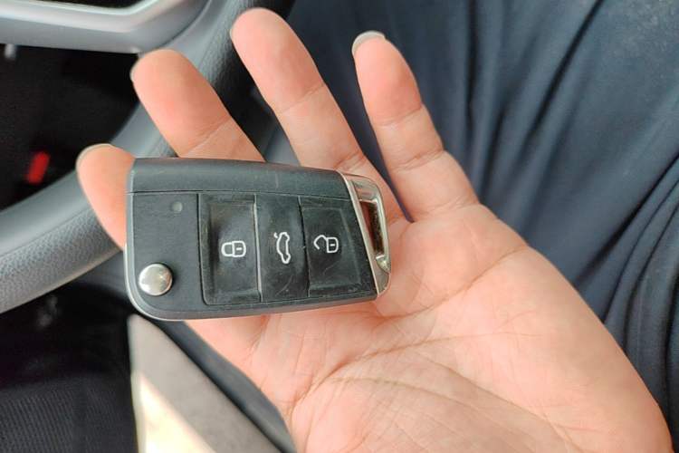 Used Volkswagen Passat 2025 Outstanding Model 280TSI Business Edition Vehicle Key