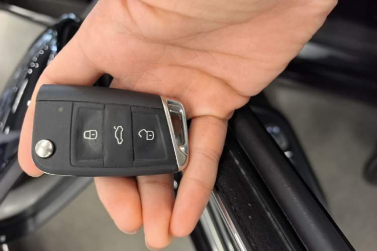 Used Volkswagen Passat 2025 Outstanding Model 280TSI Business Edition Vehicle Key