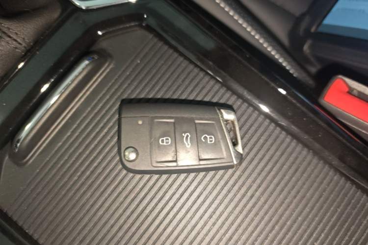 Used Volkswagen Passat 2025 Outstanding Model 380TSI Dragon Glory Edition Vehicle Key
