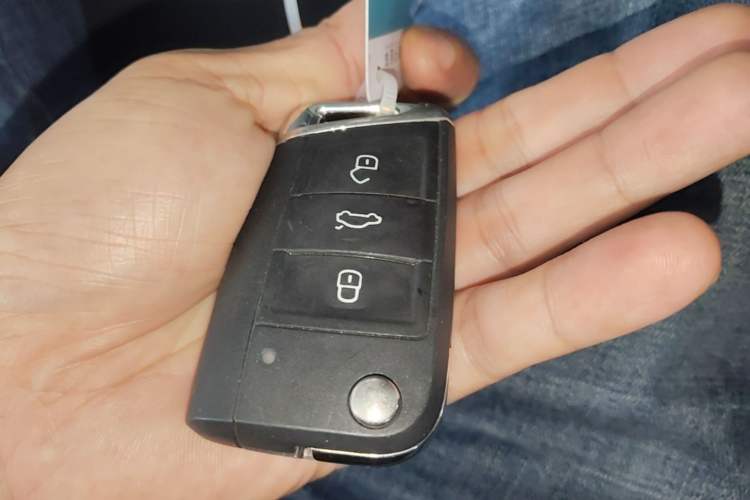 Used Volkswagen Passat 2025 Outstanding Model 280TSI Business Edition Vehicle Key