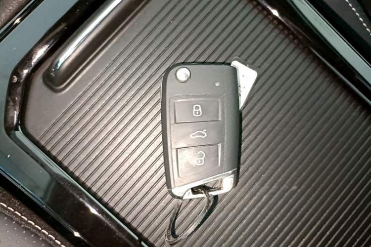 Used Volkswagen Passat 2025 Outstanding Model 380TSI Dragon Glory Edition Vehicle Key