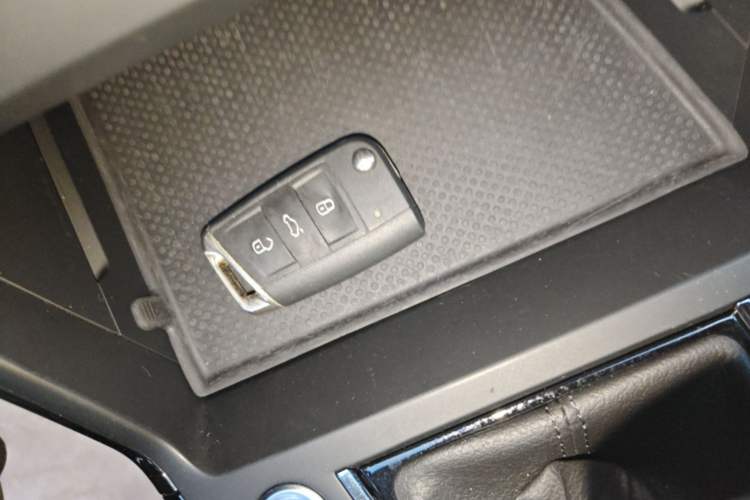 Used Volkswagen Passat 2025 Outstanding Model 280TSI Business Edition Vehicle Key