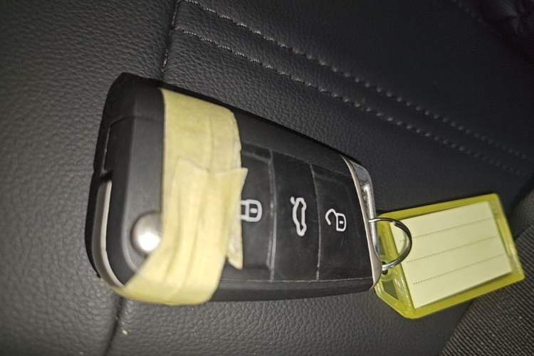 Used Volkswagen Passat 2025 Outstanding Model 280TSI Business Edition Vehicle Key