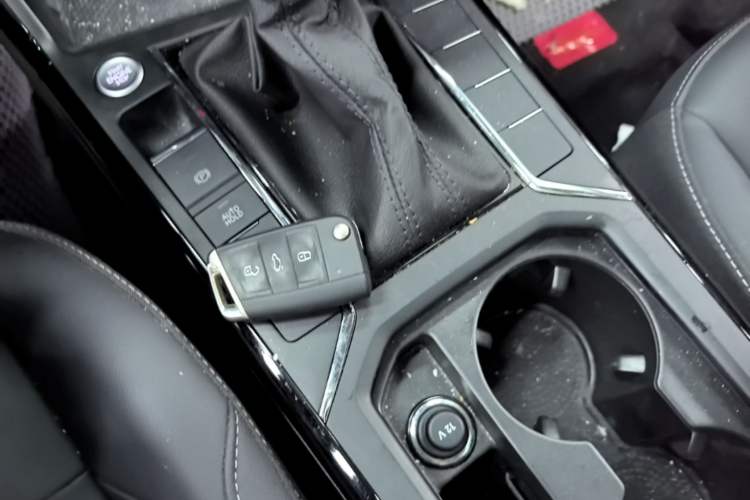 Used Volkswagen Passat 2025 Outstanding Model 280TSI Business Edition Vehicle Key