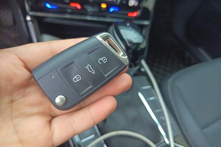 Used Volkswagen Passat 2025 Outstanding Model 380TSI Dragon Glory Edition Vehicle Key