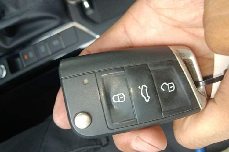 Used Volkswagen Passat 2025 Outstanding Model 280TSI Business Edition Vehicle Key