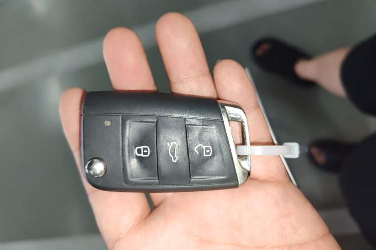 Used Volkswagen Passat 2025 Outstanding Model 280TSI Business Edition Vehicle Key