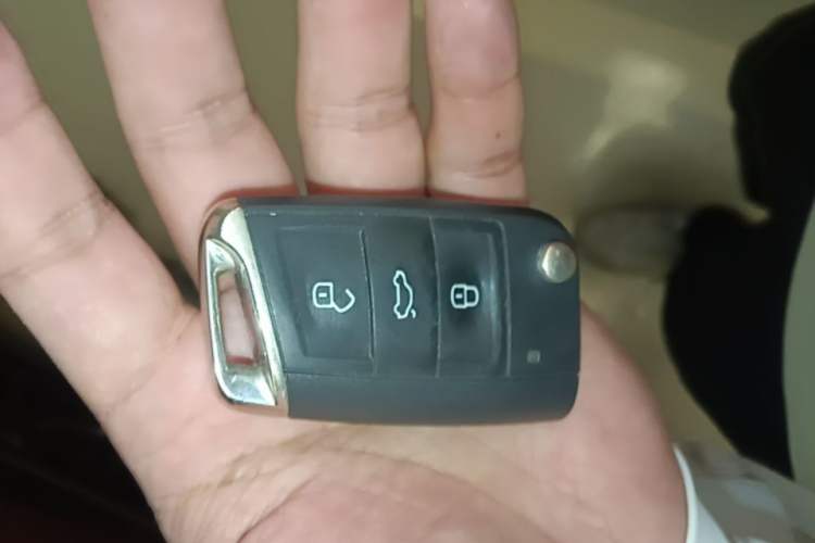 Used Volkswagen Passat 2025 Outstanding Model 280TSI Business Edition Vehicle Key