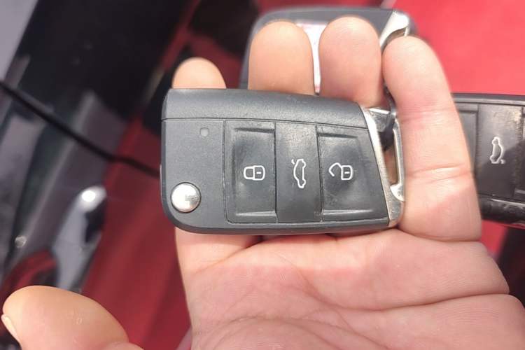 Used Volkswagen Passat 2025 Outstanding Model 280TSI Business Edition Vehicle Key