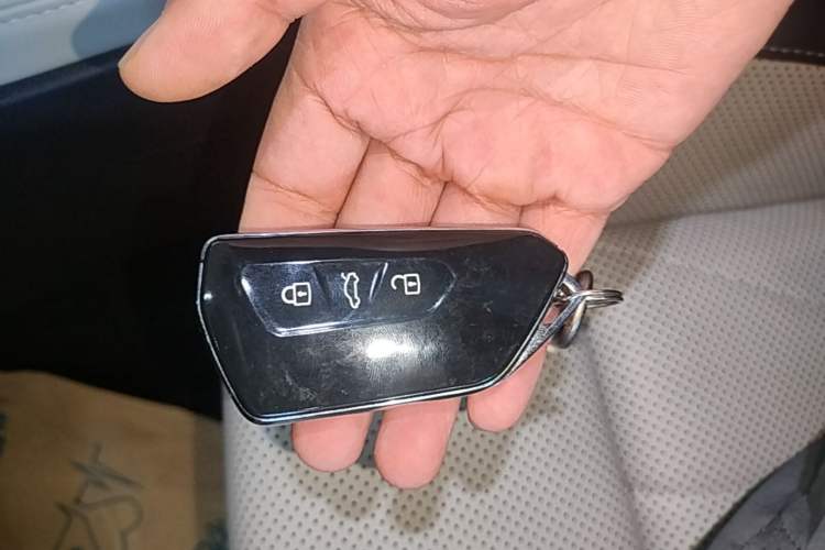Used Volkswagen Passat 2025 Pro 380TSI Dragon Glory Edition Vehicle Key