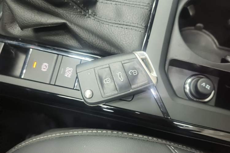 Used Volkswagen Passat 2025 Outstanding Model 280TSI Business Edition Vehicle Key