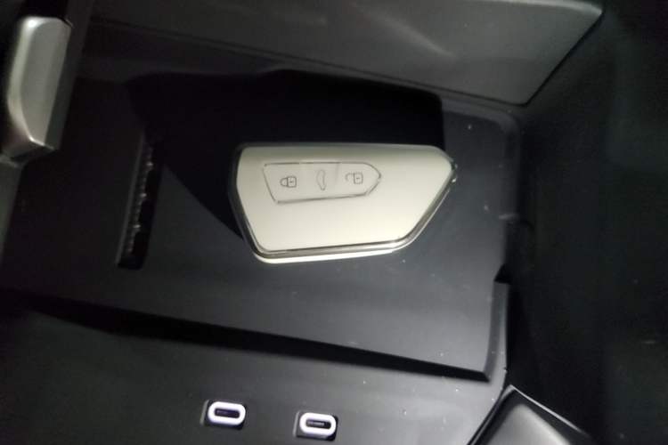 Used Volkswagen Passat 2025 Pro 300TSI Dragon Glory Edition Vehicle Key