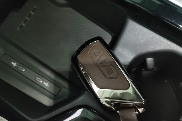Used Volkswagen Passat 2025 Pro 380TSI Dragon Glory Edition Vehicle Key