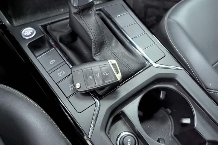 Used Volkswagen Passat 2025 Outstanding Model 280TSI Business Edition Vehicle Key