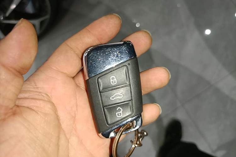 Used Volkswagen Passat 2025 Outstanding Model 330TSI Starry Elite Edition Vehicle Key