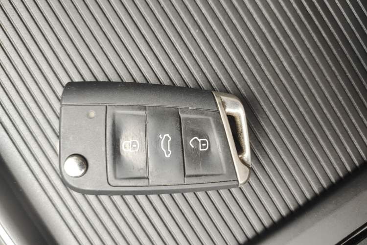Used Volkswagen Passat 2025 Outstanding Model 280TSI Business Edition Vehicle Key