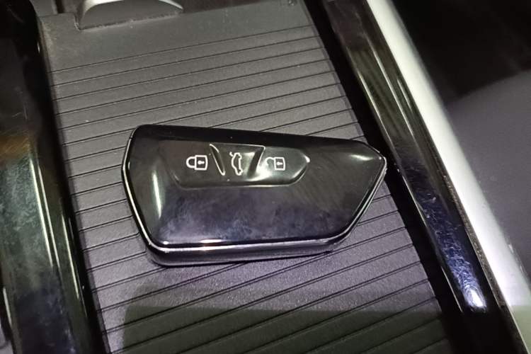 Used Volkswagen Passat 2025 Pro 380TSI Starry Dragon Edition Vehicle Key