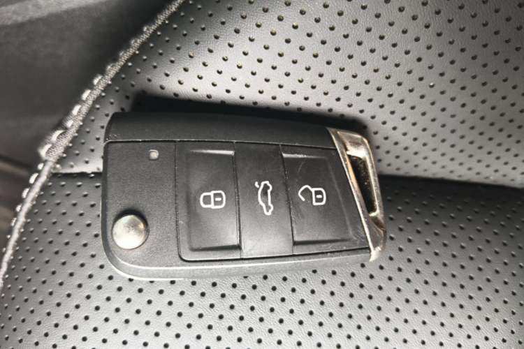 Used Volkswagen Passat 2025 Outstanding Model 380TSI Starry Dragon Glorious Edition Vehicle Key