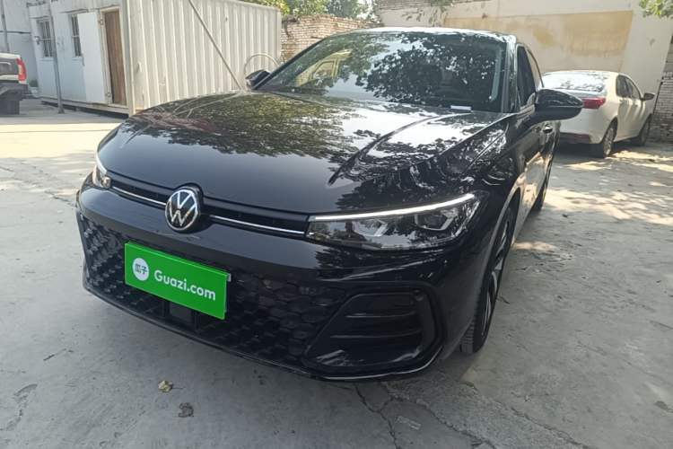 Used Volkswagen Passat 2025 Pro 380TSI Starry Dragon Edition Guazi used car, China used car export, Used car for sale, Used Volkswagen cars, Cheapest cars for sale