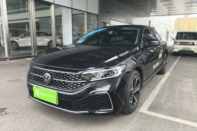 Volkswagen Passat 2025 Outstanding Model 380TSI Starry Dragon Glorious Edition с пробегом