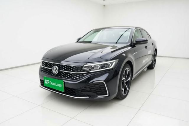 Volkswagen Passat 2025 Outstanding Model 380TSI Starry Dragon Glorious Edition usado