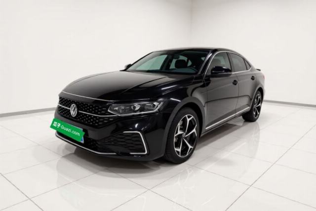 Volkswagen Passat 2025 Outstanding Model 330TSI Starry Elite Edition usado